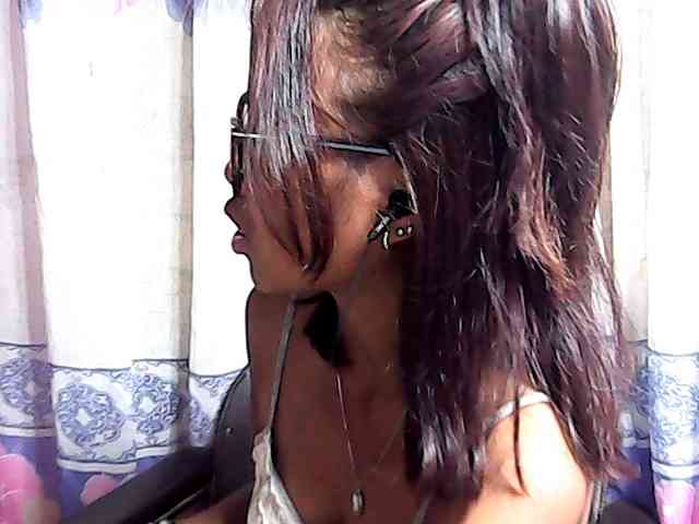 Natalie-Luxa webcam