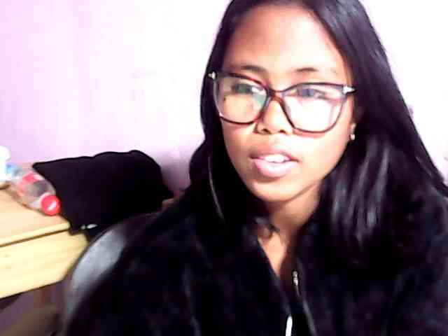 Natalie-Luxa webcam