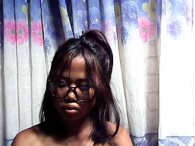 Natalie-Luxa webcam