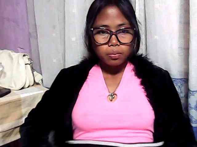 Natalie-Luxa webcam