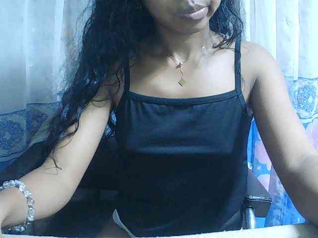 Natalie-Luxa webcam