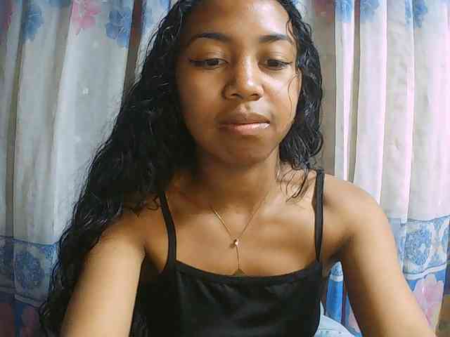 Natalie-Luxa webcam