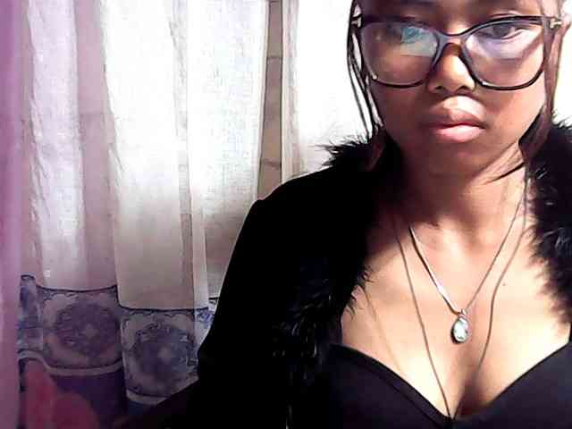 Natalie-Luxa webcam
