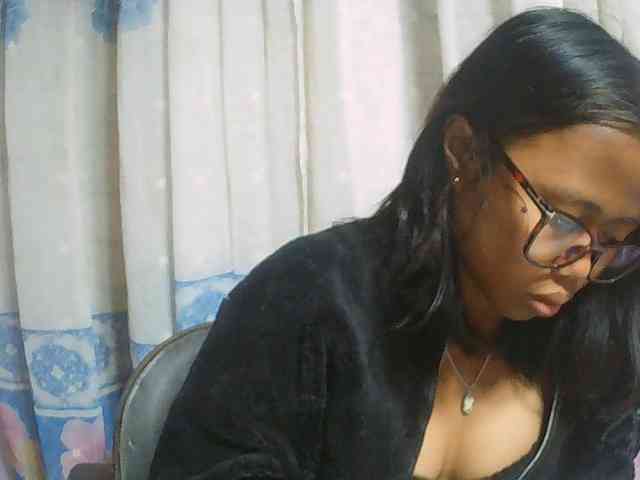 Natalie-Luxa webcam