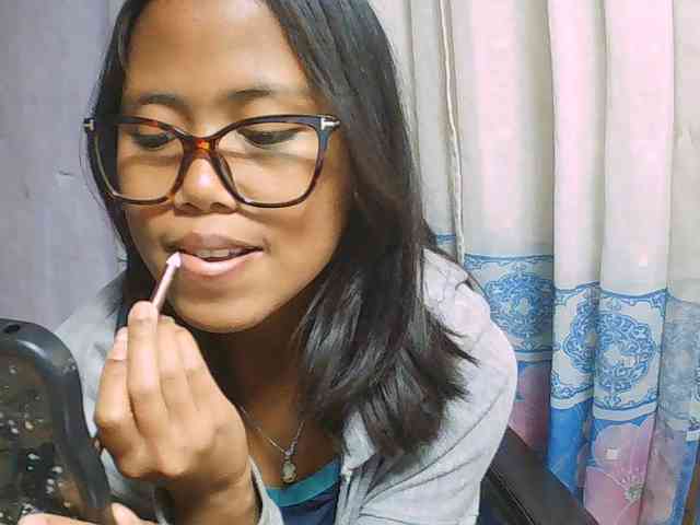 Natalie-Luxa webcam