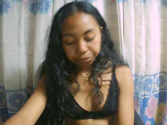 Natalie-Luxa webcam