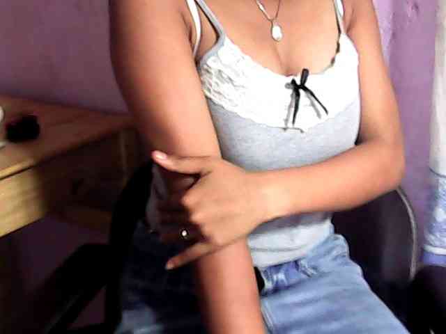 Natalie-Luxa webcam