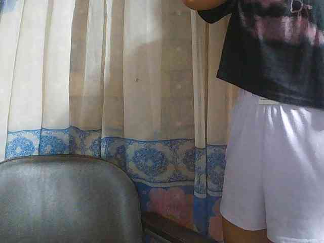 Natalie-Luxa webcam