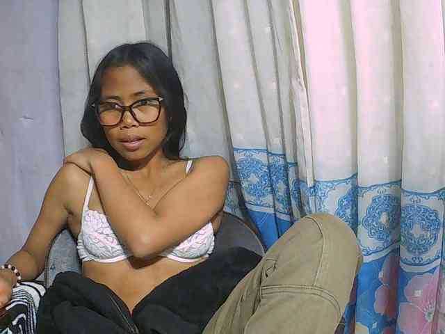 Natalie-Luxa webcam