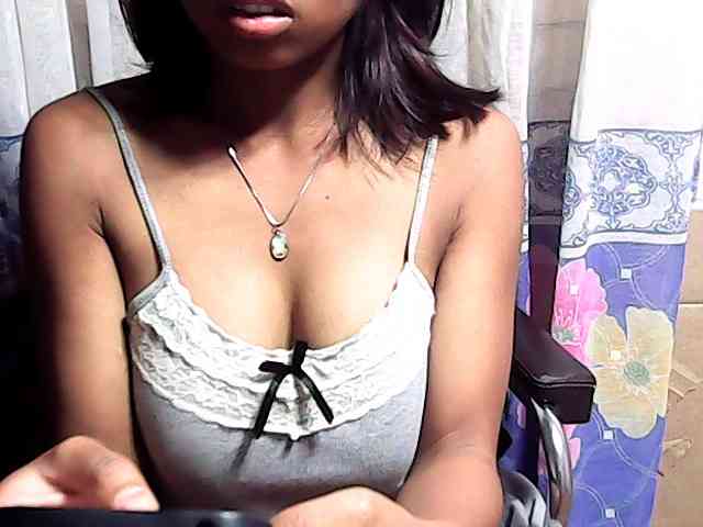 Natalie-Luxa webcam