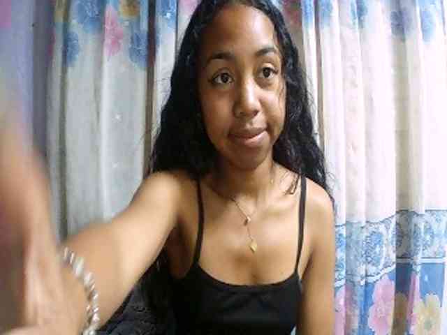 Natalie-Luxa webcam