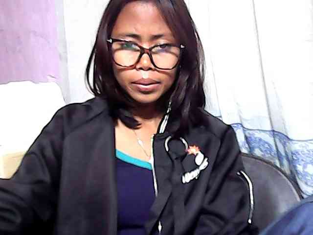 Natalie-Luxa webcam