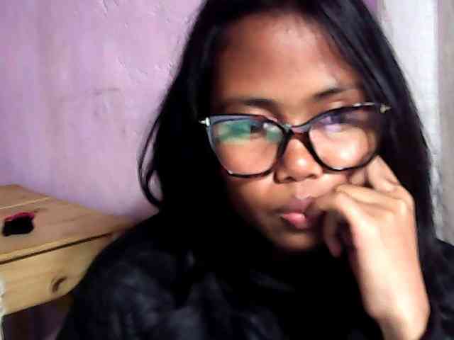 Natalie-Luxa webcam