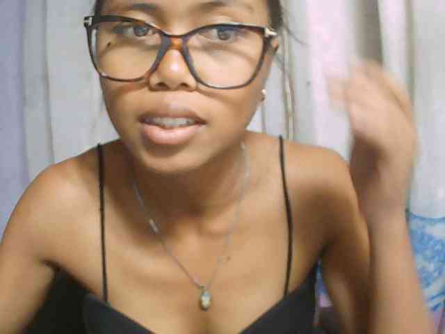 Natalie-Luxa webcam