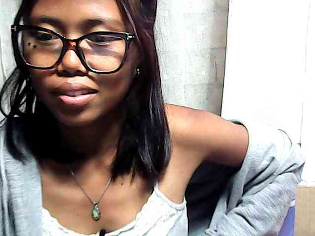 Natalie-Luxa webcam
