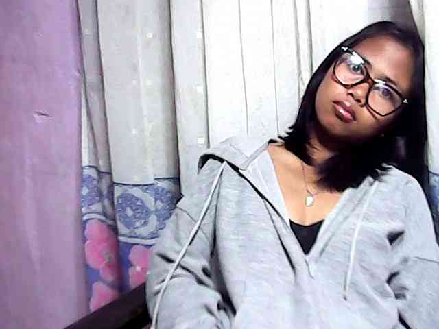 Natalie-Luxa webcam