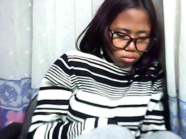 Natalie-Luxa webcam