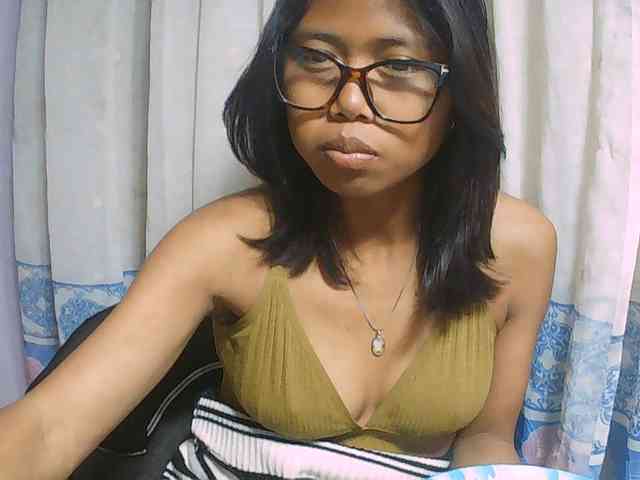 Natalie-Luxa webcam