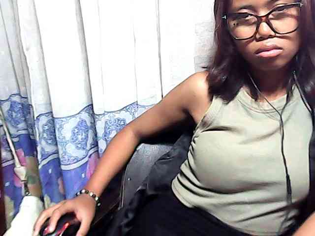 Natalie-Luxa webcam