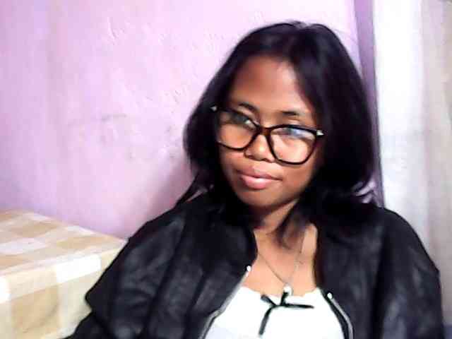 Natalie-Luxa webcam