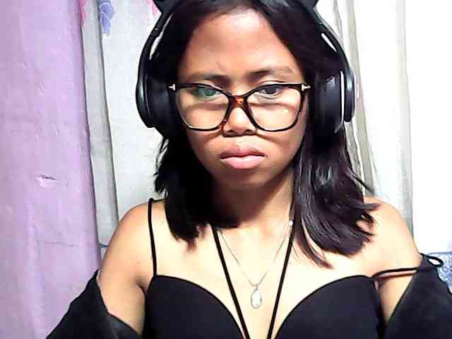 Natalie-Luxa webcam