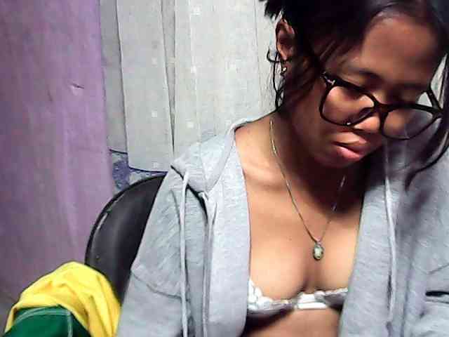 Natalie-Luxa webcam