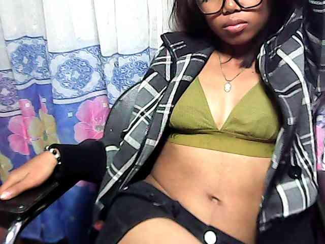 Natalie-Luxa webcam