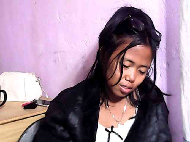 Natalie-Luxa webcam
