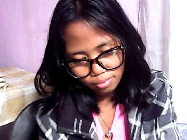 Natalie-Luxa webcam