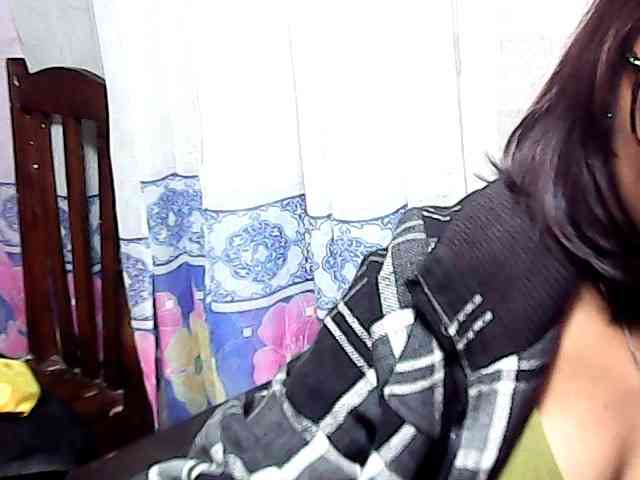 Natalie-Luxa webcam