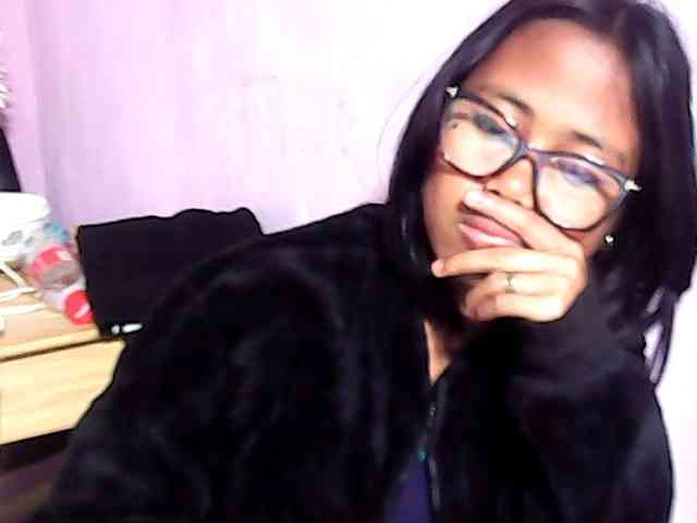 Natalie-Luxa webcam