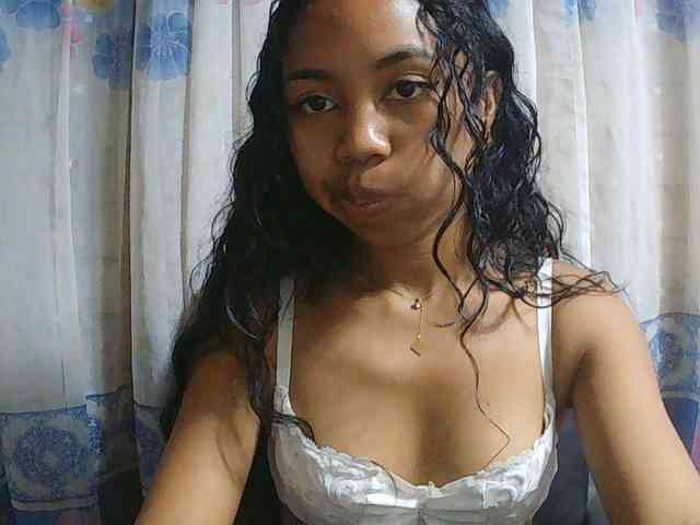 Natalie-Luxa webcam