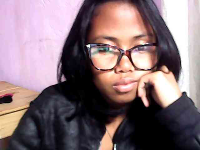 Natalie-Luxa webcam