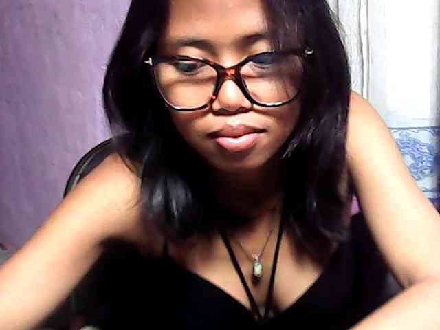 Natalie-Luxa webcam