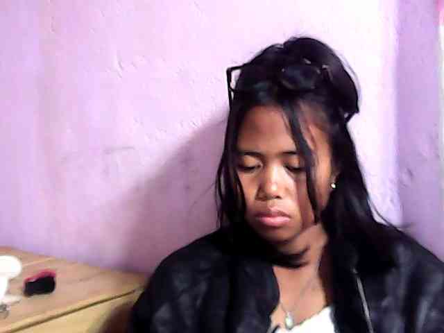 Natalie-Luxa webcam