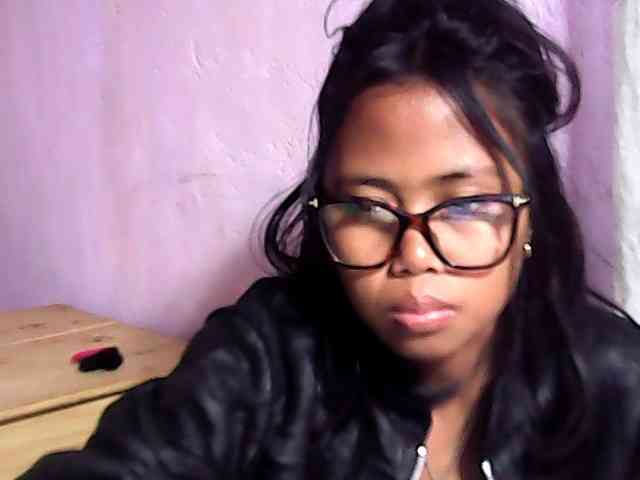 Natalie-Luxa webcam