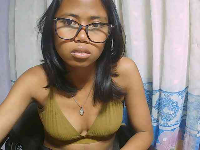 Natalie-Luxa webcam