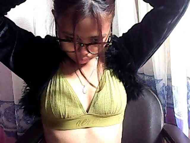 Natalie-Luxa webcam