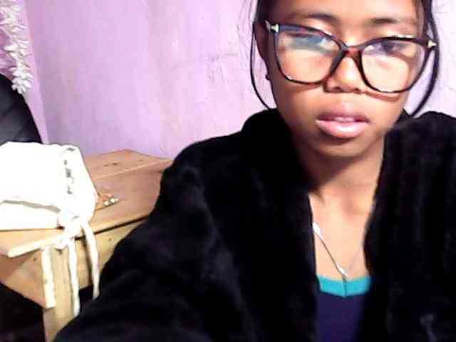 Natalie-Luxa webcam