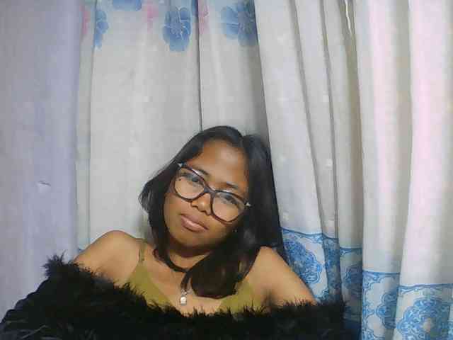 Natalie-Luxa webcam
