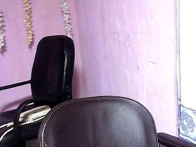 Natalie-Luxa webcam