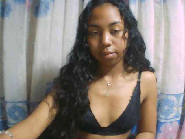 Natalie-Luxa webcam