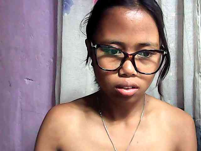 Natalie-Luxa webcam