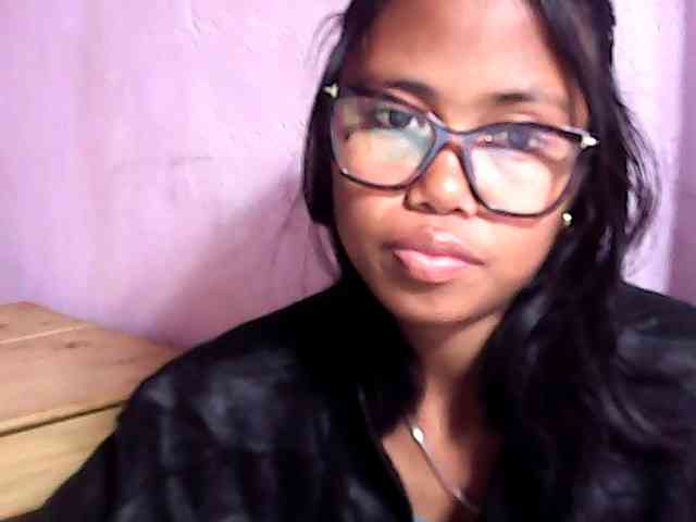 Natalie-Luxa webcam
