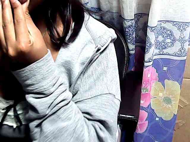 Natalie-Luxa webcam