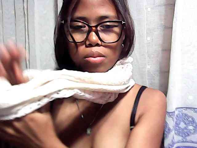 Natalie-Luxa webcam