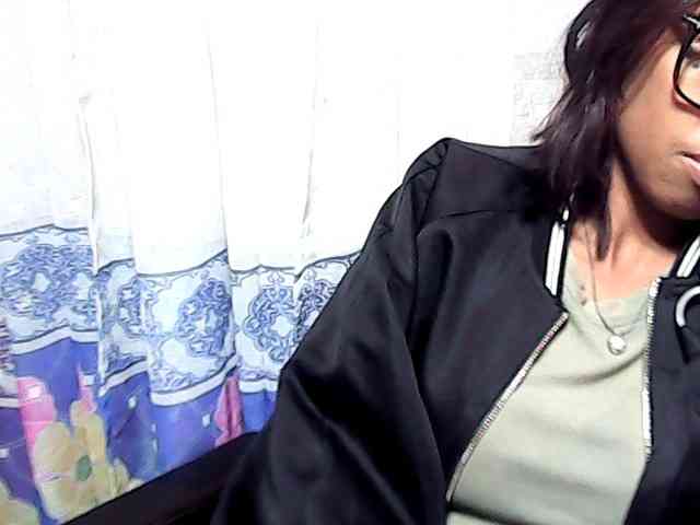 Natalie-Luxa webcam