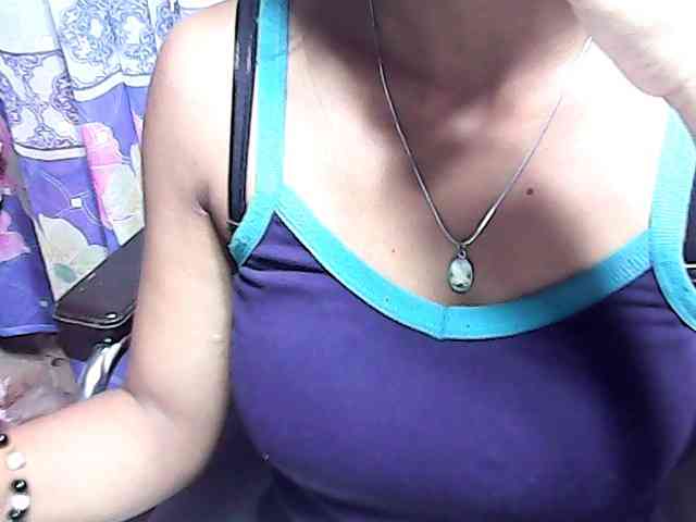 Natalie-Luxa webcam