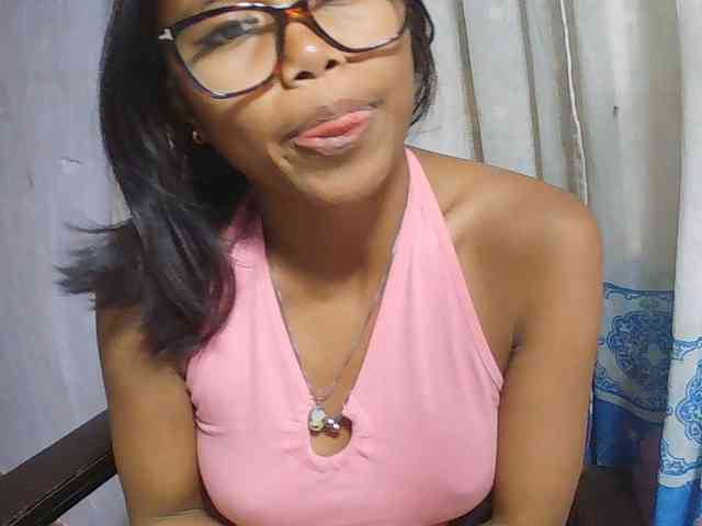 Natalie-Luxa webcam