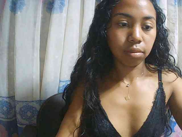 Natalie-Luxa webcam